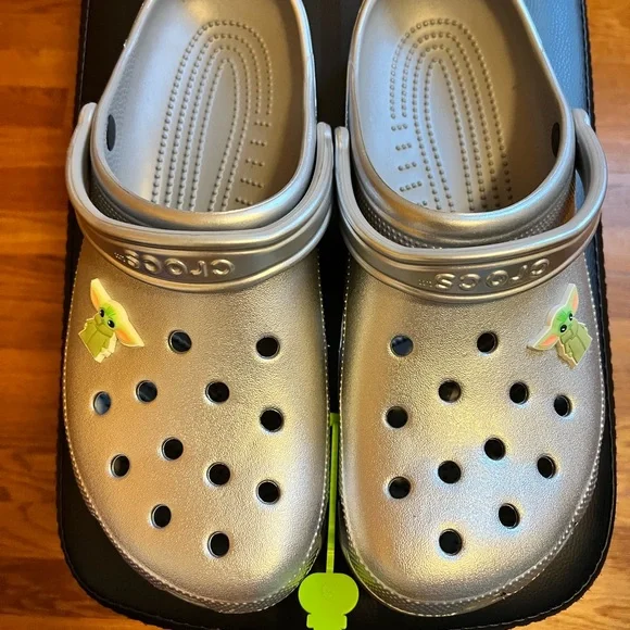CROCS/Disney Grogu Clogs Size 13. Brand New Never Worn!!!! - Picture 10 of 10